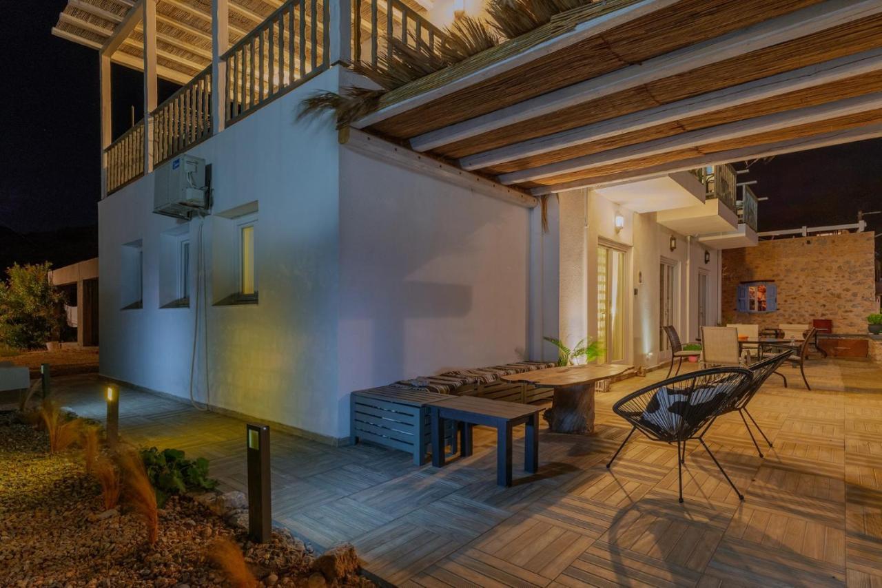 Uno Beachfront Suite Livadia  Exterior foto